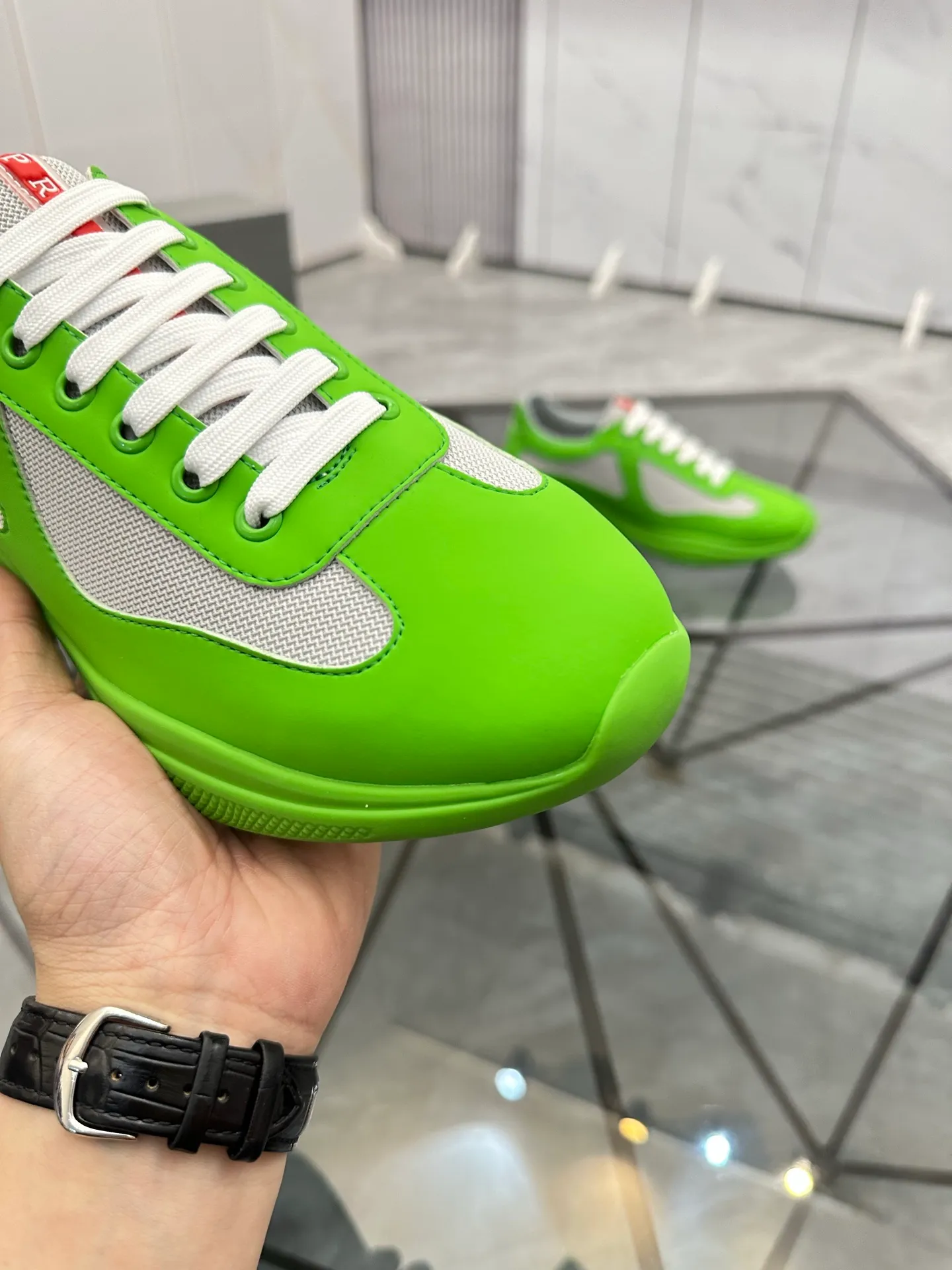 Men's shoes: 💰P360¥ Product trademark: Prada *"Prada*" low-top casual shoes Regular size: 35-47 (can be customized to 48) couple style Product materials: imported silk leather upper, breathable lining, original outsole. Number: 943